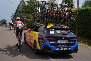 Vacek útočil, Bittnera o dobrý výsledek připravil pád. V divoké etapě Tour opět slaví Belgičan - Sport.cz
